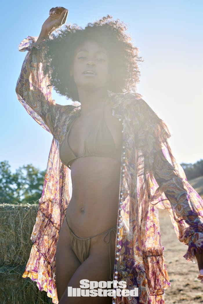 X163463_TK2_00123WMweb